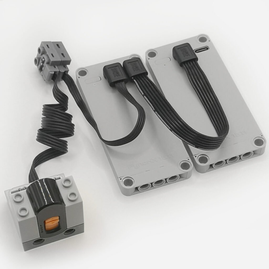 Two FynoriX1511 modules connected using InfiLinX cables with P1 as the main power output